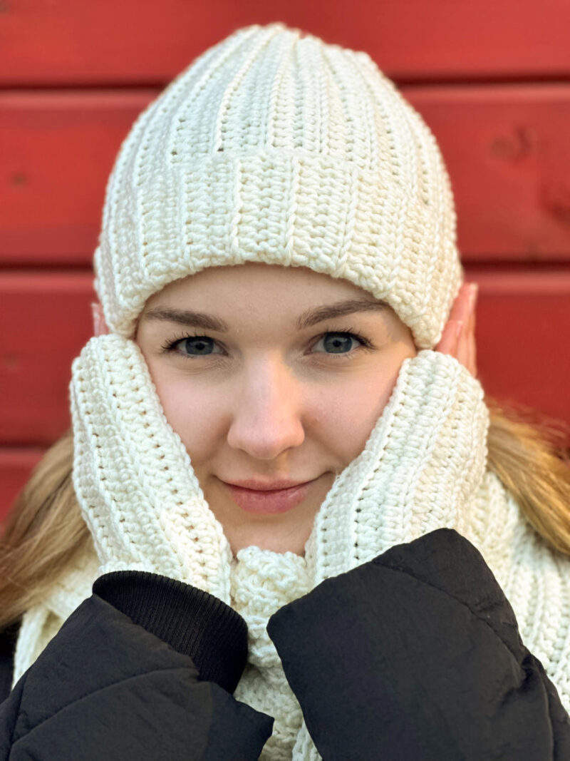 Czapka z wełny merino - ecru